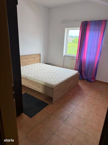 Casă cu 4 camere decomandat în Central