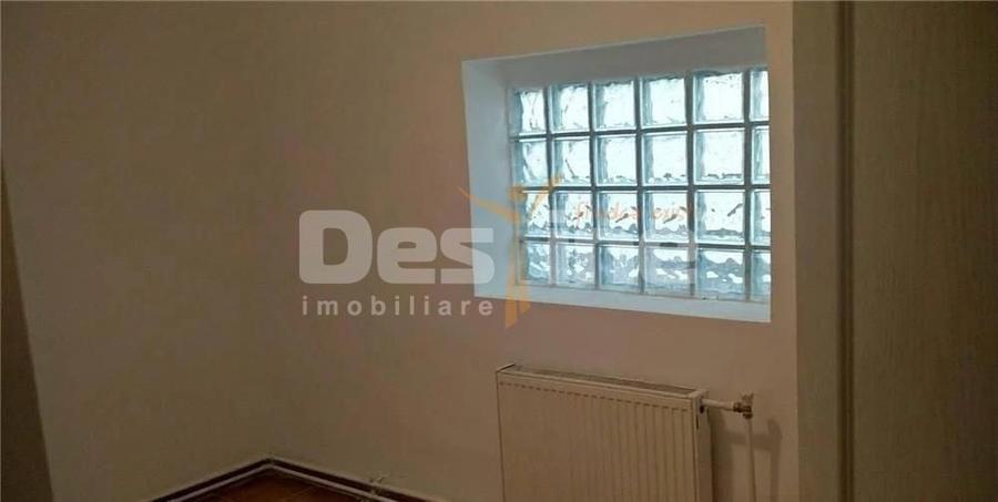 Casă individuală cu 3 camere cu Canalizare în 13 Septembrie