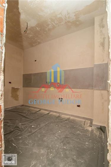 Garsonieră decomandată în Roșu