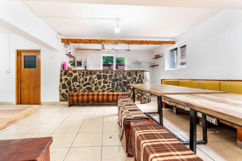 Casă individuală cu 7 camere cu Teren 500 Mp în Măguri-Răcătău