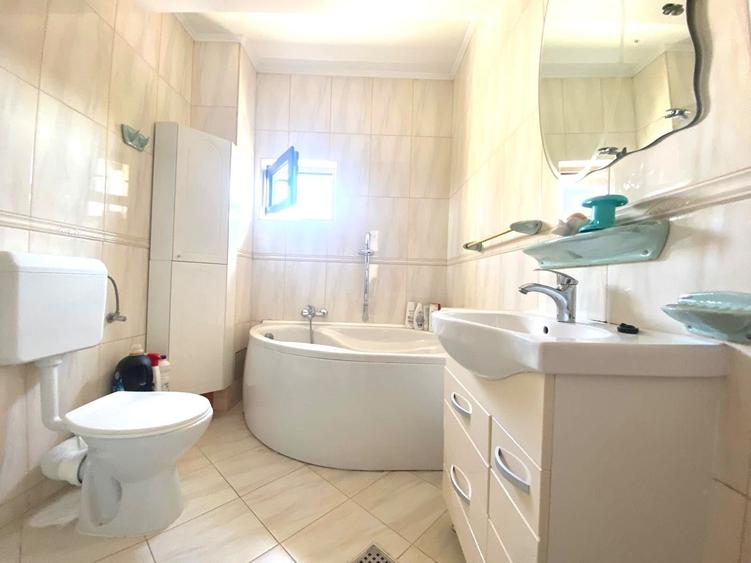 Apartament cu 5 camere în Domenii