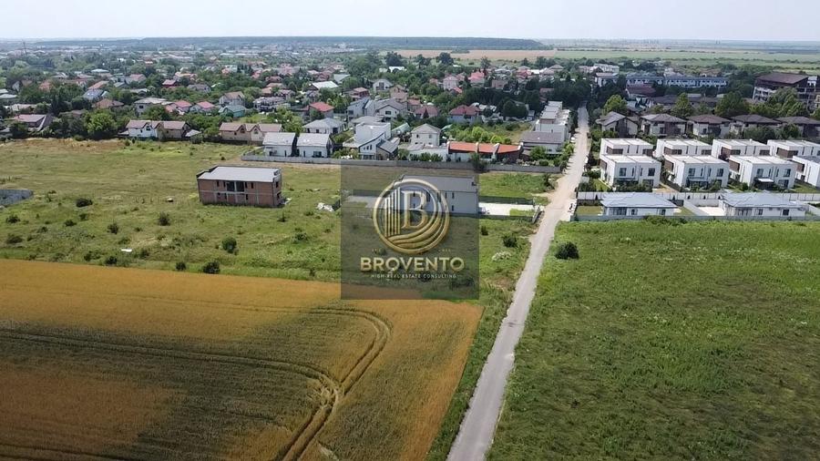 Teren Construcții intravilan de 506 mp, în Ostratu