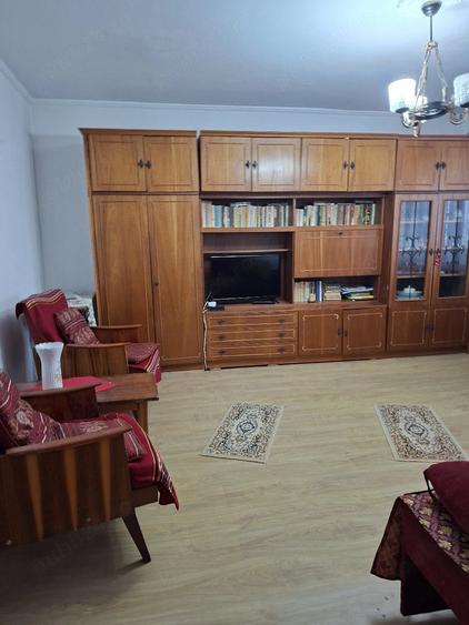 Garsonieră decomandată în Trivale