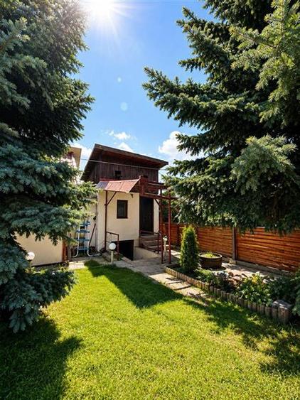 Casă individuală cu 7 camere cu Canalizare în Vest