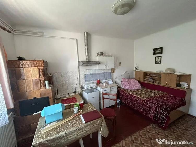 Casă cu 3 camere cu Teren 580 Mp în Central