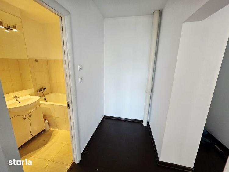 Apartament cu 3 camere decomandat în Tei