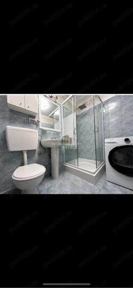 Apartament cu 3 camere decomandat în Berceni