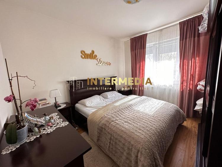 Apartament cu 2 camere decomandat, mobilat în Cetate