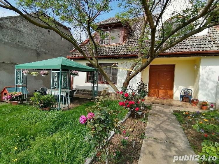 Casă cu 5 camere cu Teren 2100 Mp în Deta