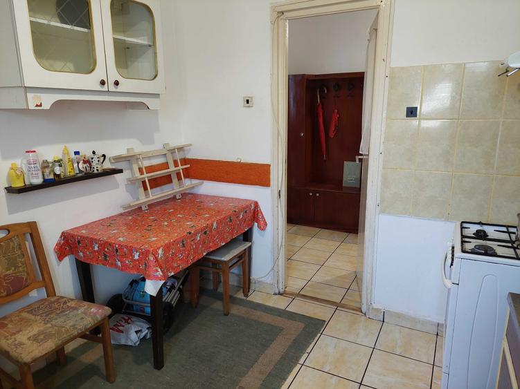 Apartament cu 2 camere semidecomandat în Petros
