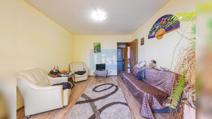 Apartament cu 3 camere decomandat în Între Lacuri