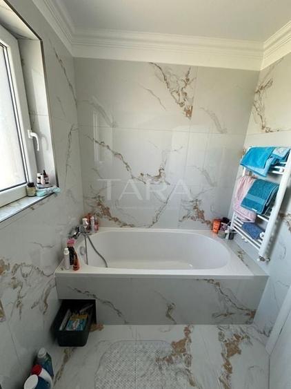 Apartament cu 3 camere semidecomandat, mobilat în Vest
