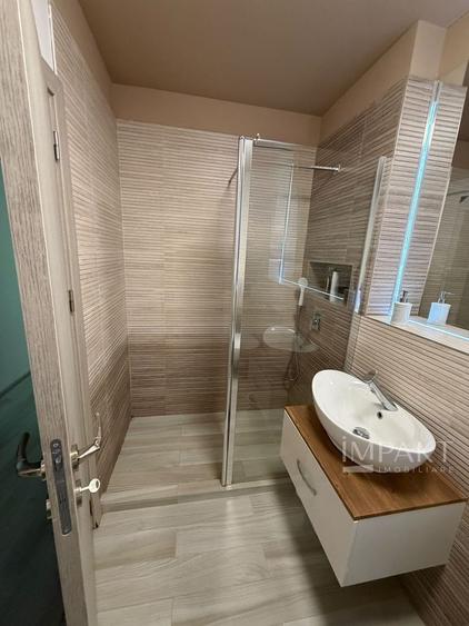 Apartament cu 2 camere semidecomandat, mobilat în Central