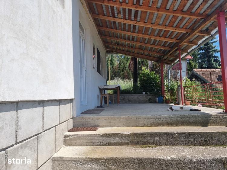 Casă cu 2 camere cu Teren 612 Mp în Moroeni