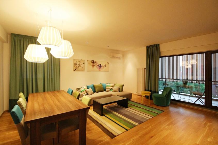 Apartament cu 3 camere decomandat în Est — fotografia 1