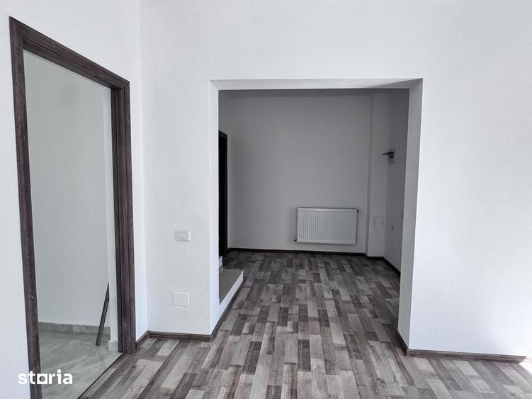 Casă cu 4 camere cu Teren 500 Mp în Bujoreni