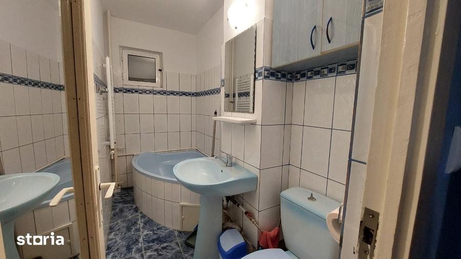 Apartament cu 2 camere decomandat în Micro 17