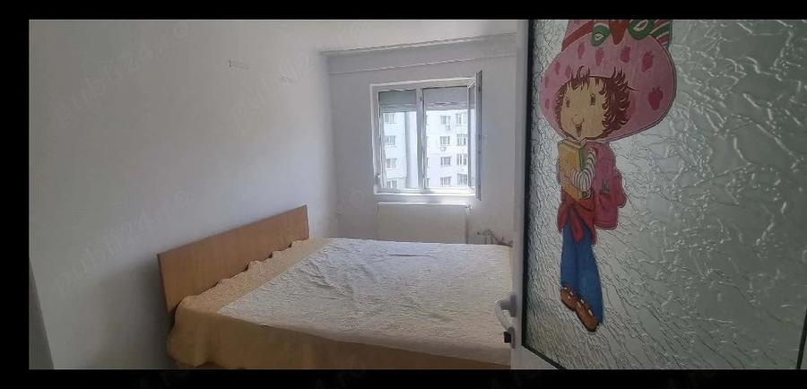 Apartament cu 3 camere semidecomandat în Central