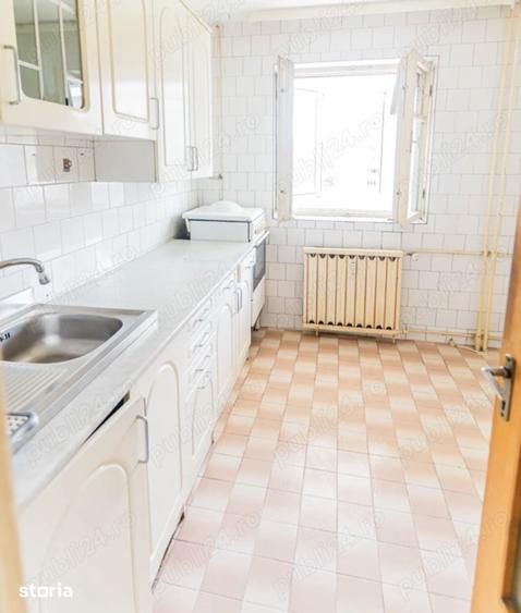 Apartament cu 3 camere decomandat în 13 Septembrie