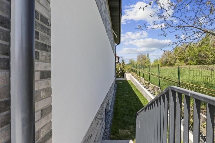 Casă individuală cu 5 camere cu Canalizare în Făget
