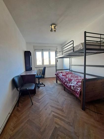 Apartament cu 3 camere decomandat în Ultracentral