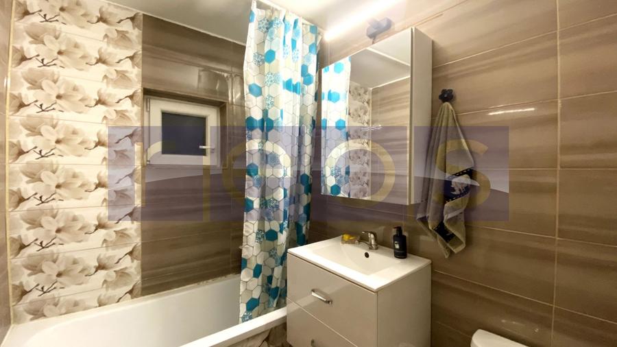 Apartament cu 3 camere decomandat în Drumul Sării