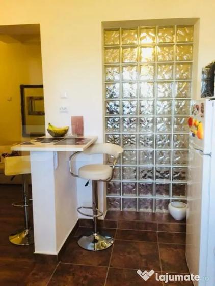Apartament cu 2 camere decomandat, mobilat în Ultracentral