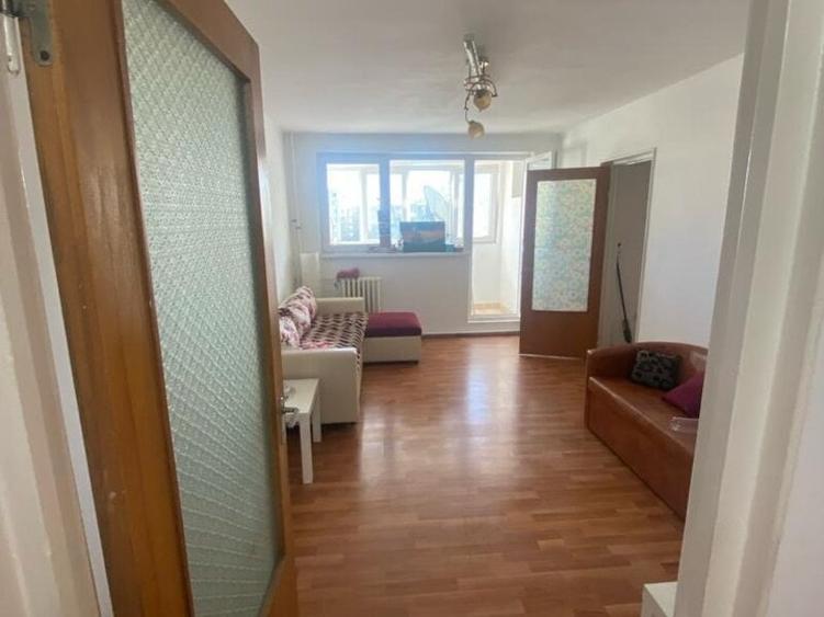 Apartament cu 3 camere decomandat în Colentina