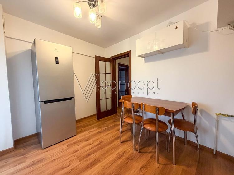 Apartament cu 3 camere decomandat în P-ța Unirii