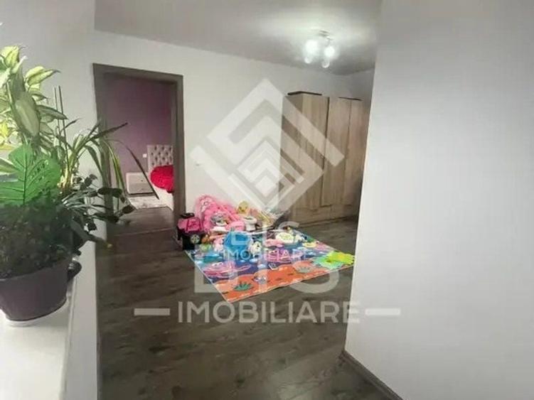 Apartament cu 4 camere decomandat în Exterior Est