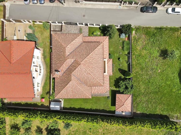 Casă individuală cu 5 camere cu Canalizare în Bună Ziua