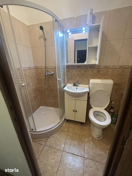 Garsonieră în Est