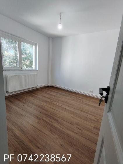 Apartament cu 2 camere decomandat în Nicolina