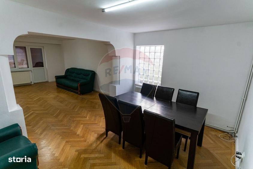 Casă cu 4 camere cu Teren 404 Mp în Centru Vechi