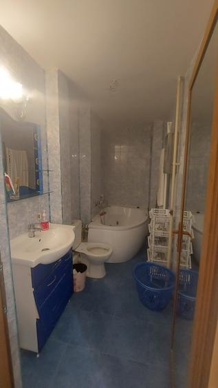 Apartament cu 2 camere semidecomandat, mobilat în Micro 40