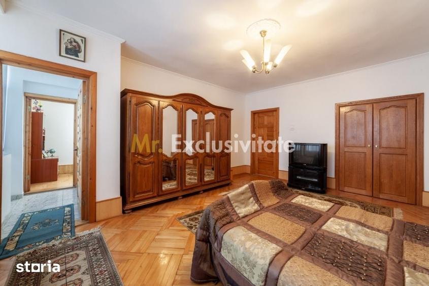 Casă cu 10 camere cu Teren 350 Mp în Exercițiu