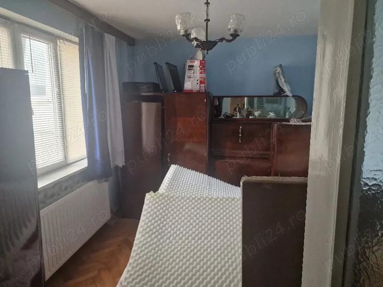 Apartament cu 3 camere semidecomandat în Central