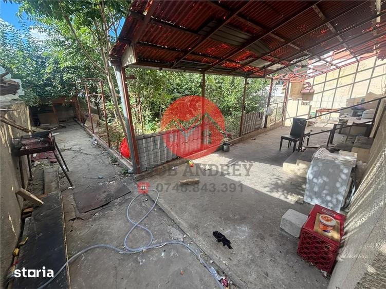 Casă cu 10 camere cu Teren 600 Mp în Ultracentral