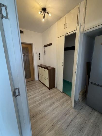Garsonieră decomandată în Muncii