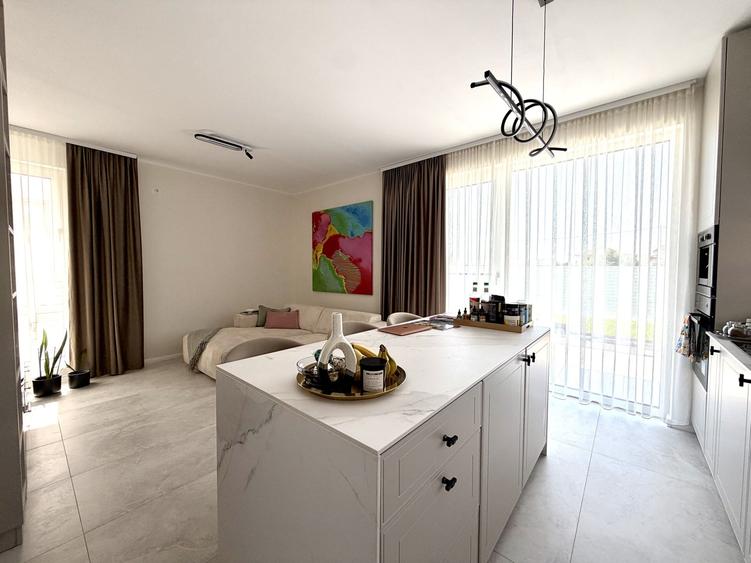 Duplex cu 4 camere cu Canalizare în Dumbrăvița