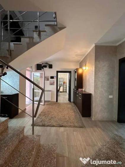 Casă cu 4 camere cu Teren 505 Mp în Mamaia