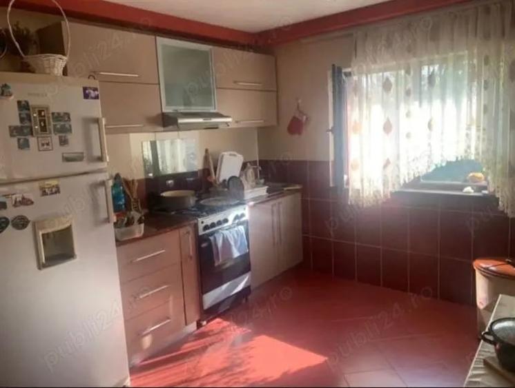 Casă cu 4 camere cu Teren 500 Mp în Tărtășești