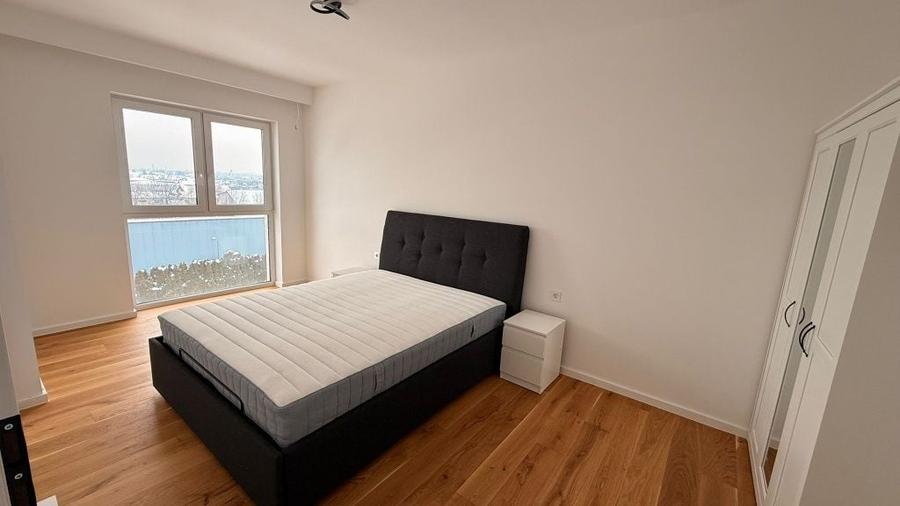 Apartament cu 3 camere decomandat în Florești