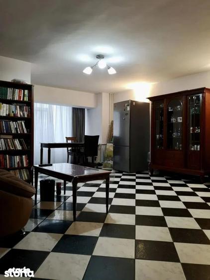 Apartament cu 3 camere în Centrul Civic