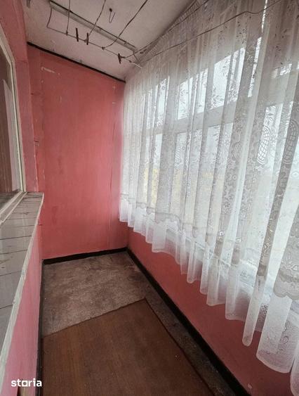 Apartament cu 3 camere decomandat în Calea București