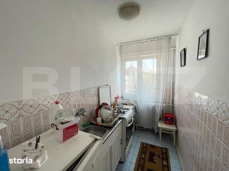 Apartament cu 2 camere semidecomandat în Craiovița Nouă