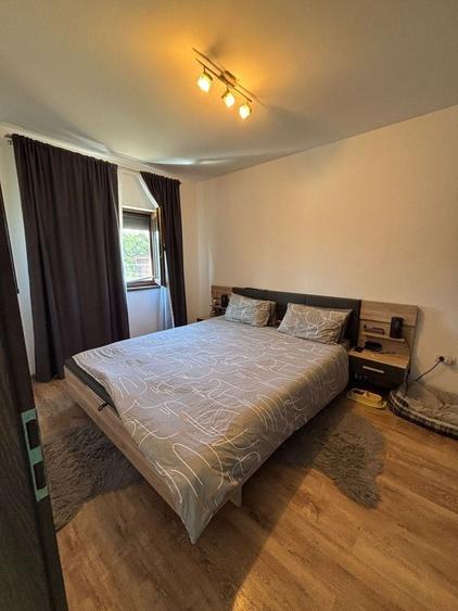 Apartament cu 3 camere decomandat, mobilat în Moșnița Nouă