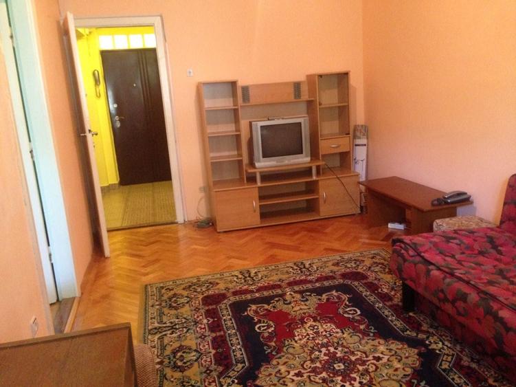 Apartament cu 2 camere semidecomandat în Exterior Vest