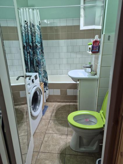 Apartament cu 2 camere decomandat în Calea București