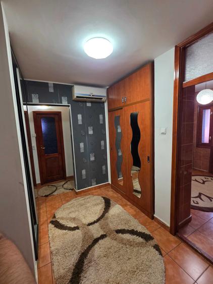 Apartament cu 2 camere decomandat în Rovine
